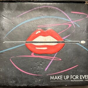 Makeup Forever artist 2 palette eyeshadow